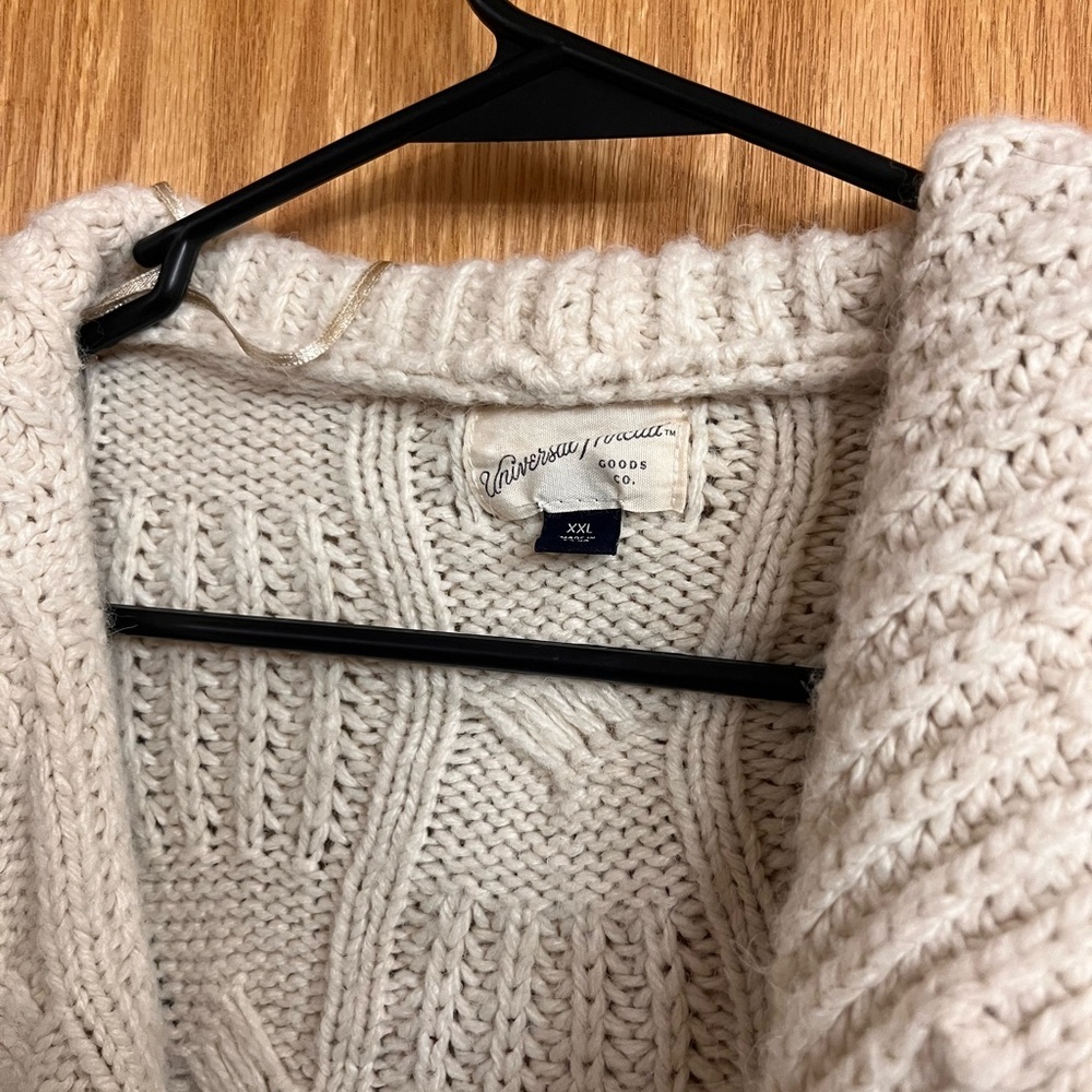 Universal Threads Women’s Cream Chunky Cable Knit Cardigan - Picture 5 of 9